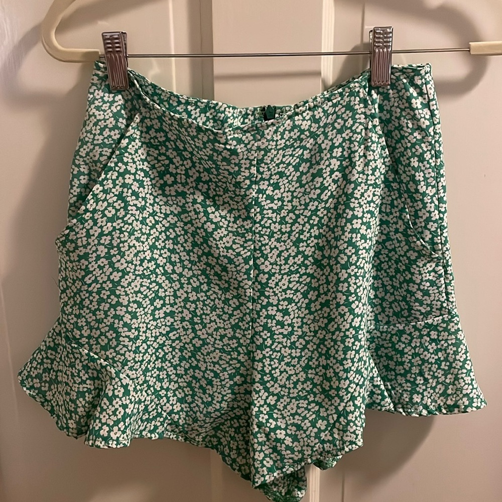 SHE + SKY green floral skort size small